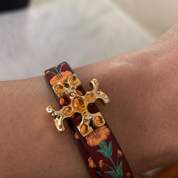 Tory Burch Roxanne Leather Bracelet - Picture 11 of 11